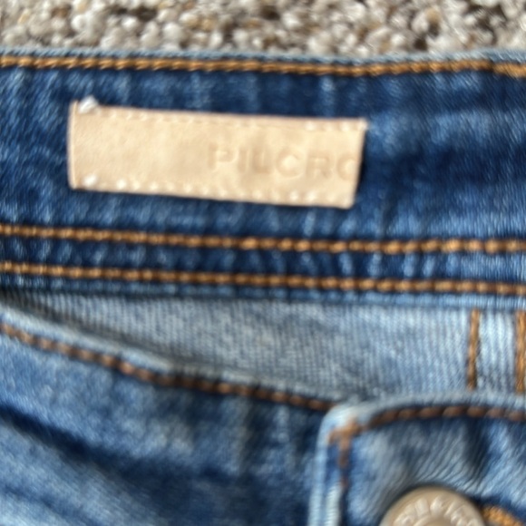 Pilcro Anthropologie Distressed Slim Boyfriend Crop, Size 29, Like New - Picture 4 of 6